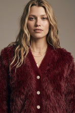 Load image into Gallery viewer, Cropped Jacket in burgundy in fine fur
