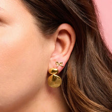 Load image into Gallery viewer, Shelly Chunky Shell Earring