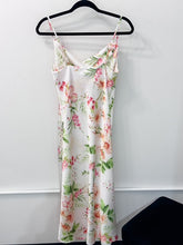 Load image into Gallery viewer, Ivory Multi Rosette Dress
