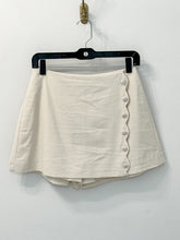 Load image into Gallery viewer, Ivory Scallop Skort