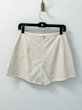 Load image into Gallery viewer, Ivory Scallop Skort
