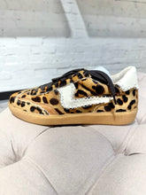 Load image into Gallery viewer, Dolce Vita Leopard Sneakers