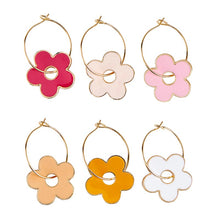 Load image into Gallery viewer, Daisy Wine Charms