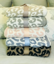 Load image into Gallery viewer, Parkston Leopard Blanket