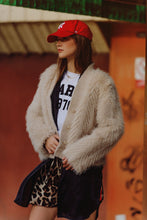 Load image into Gallery viewer, Cropped Jacket in beige in fine fur
