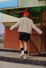 Load image into Gallery viewer, Cropped Jacket in beige in fine fur
