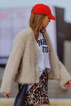 Load image into Gallery viewer, Cropped Jacket in beige in fine fur
