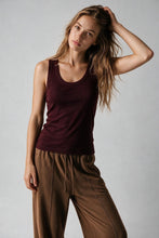 Load image into Gallery viewer, Burgundy Fine-Rib Knit Scoop Neck Sleeveless sweater with Wide Straps
