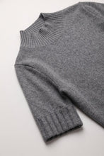 Load image into Gallery viewer, Grey chunky Ribbed knit Mock neck Sweater with elbow-length sleeve
