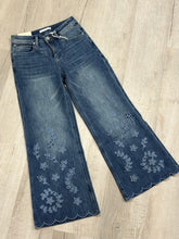 Load image into Gallery viewer, Bayeas Nebula Scallop Jean
