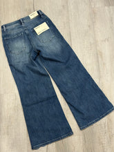 Load image into Gallery viewer, Bayeas Nebula Scallop Jean
