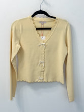 Load image into Gallery viewer, Butter Yellow Scallop Sweater
