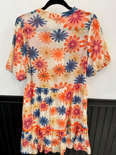 Load image into Gallery viewer, 70&#39;s Flower Power Dress
