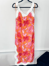 Load image into Gallery viewer, Tropical Linen Blend Dress
