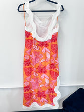 Load image into Gallery viewer, Tropical Linen Blend Dress
