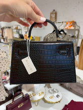 Load image into Gallery viewer, Hariette Handle Bag-Chocolate Brown Croc
