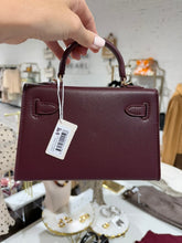 Load image into Gallery viewer, Hariette Handle Bag-Burgundy
