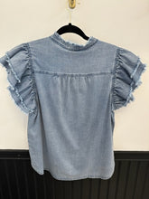 Load image into Gallery viewer, Fray Detail Denim Top
