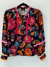 Load image into Gallery viewer, Ric-Rac Trimmed Blouse
