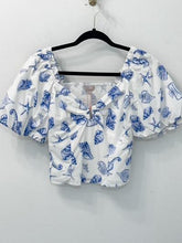 Load image into Gallery viewer, Seashell Print Top
