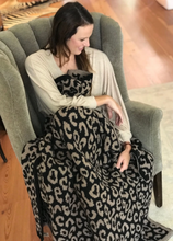 Load image into Gallery viewer, Parkston Leopard Blanket
